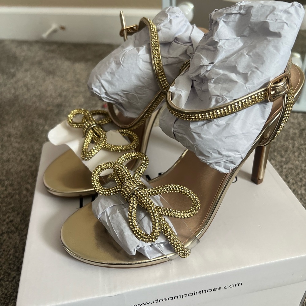 Dream Pairs Gold Bow Accent Heels